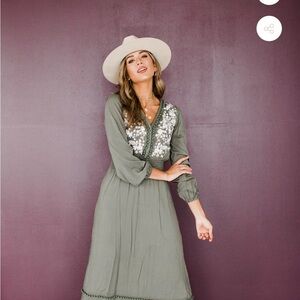 Saving Paige Maxi Dress Size Small